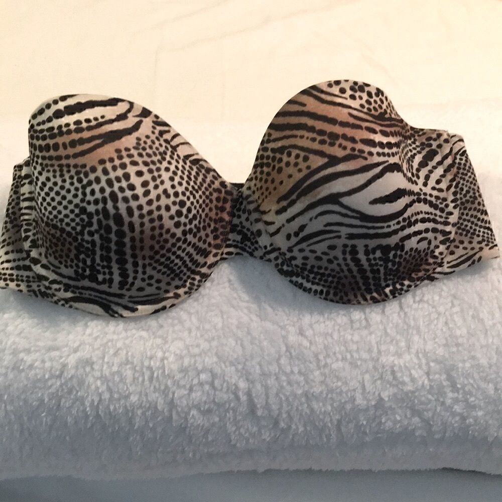 Victoria’s Secret strapless bio fit multiway animal print bra 34 D
